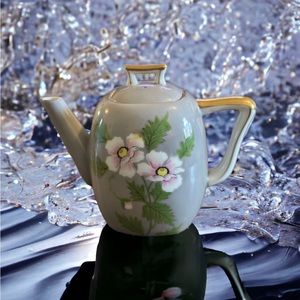Beautiful Teapot from Occupied Japan